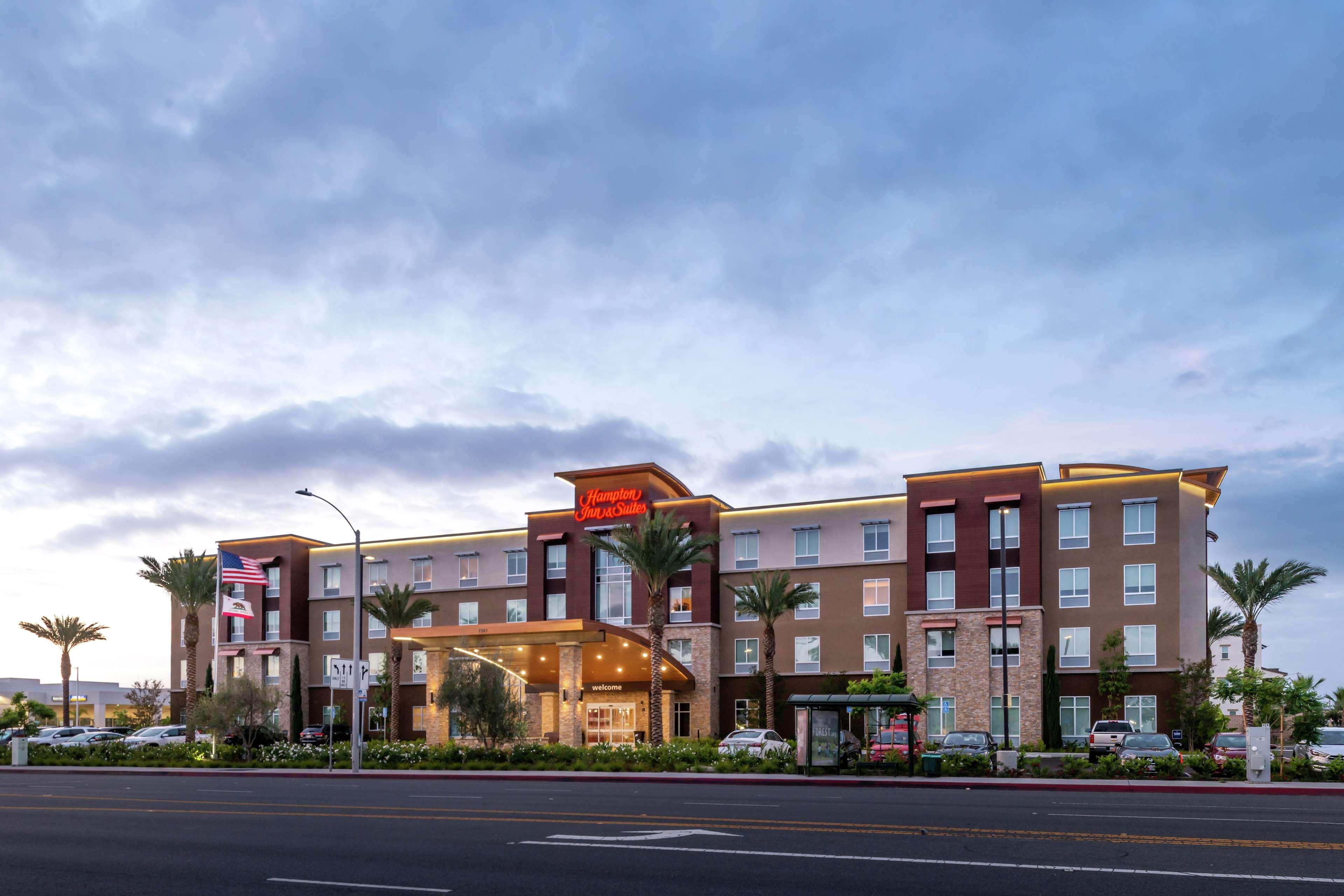 Hampton Inn & Suites Buena Park Exterior photo